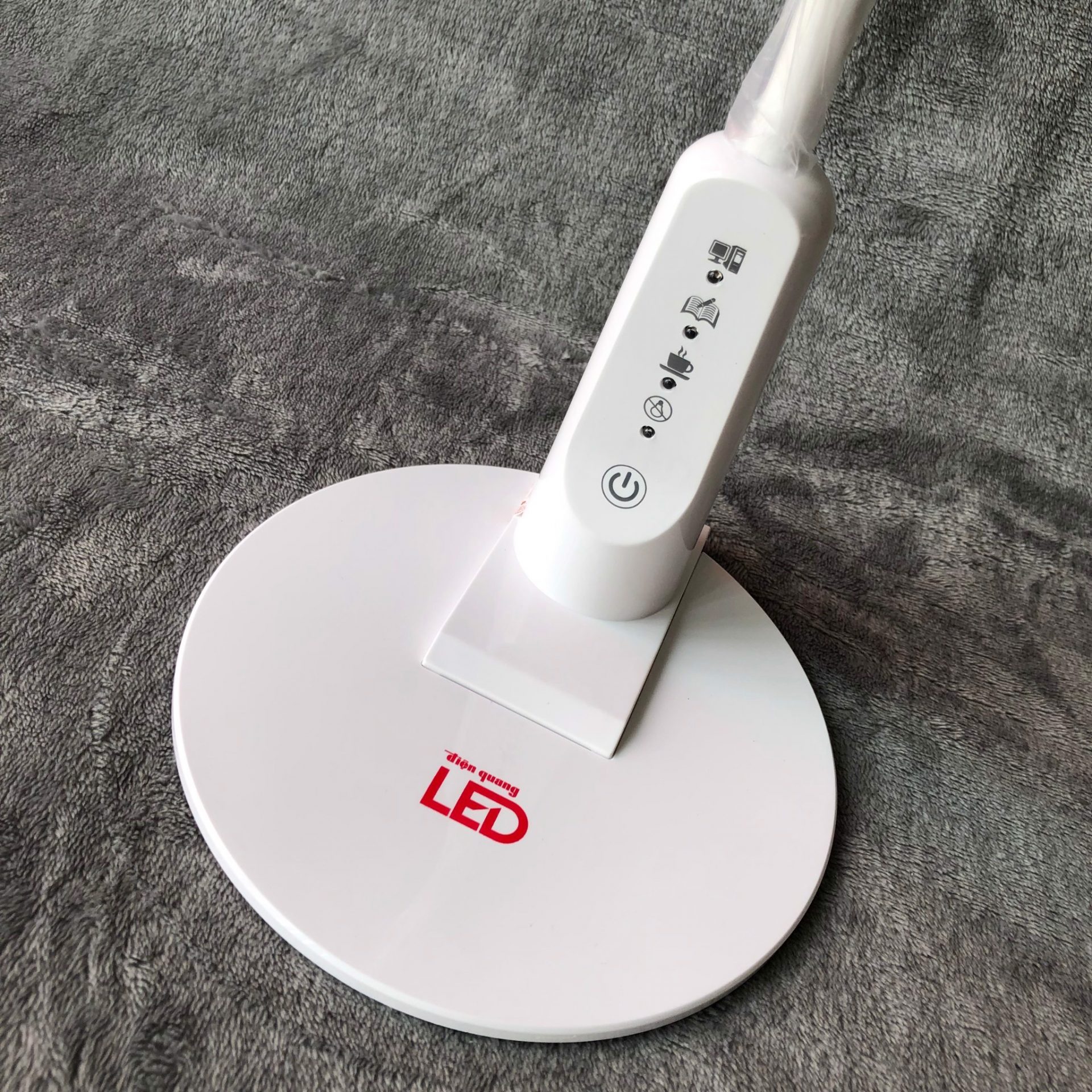 Đèn bàn led bảo vệ thị lực 4W ánh sáng trắng Điện Quang LDL04 2 Đèn bàn LED Điện Quang LDL06 5W - Hàng không bao bì (Sao chép)