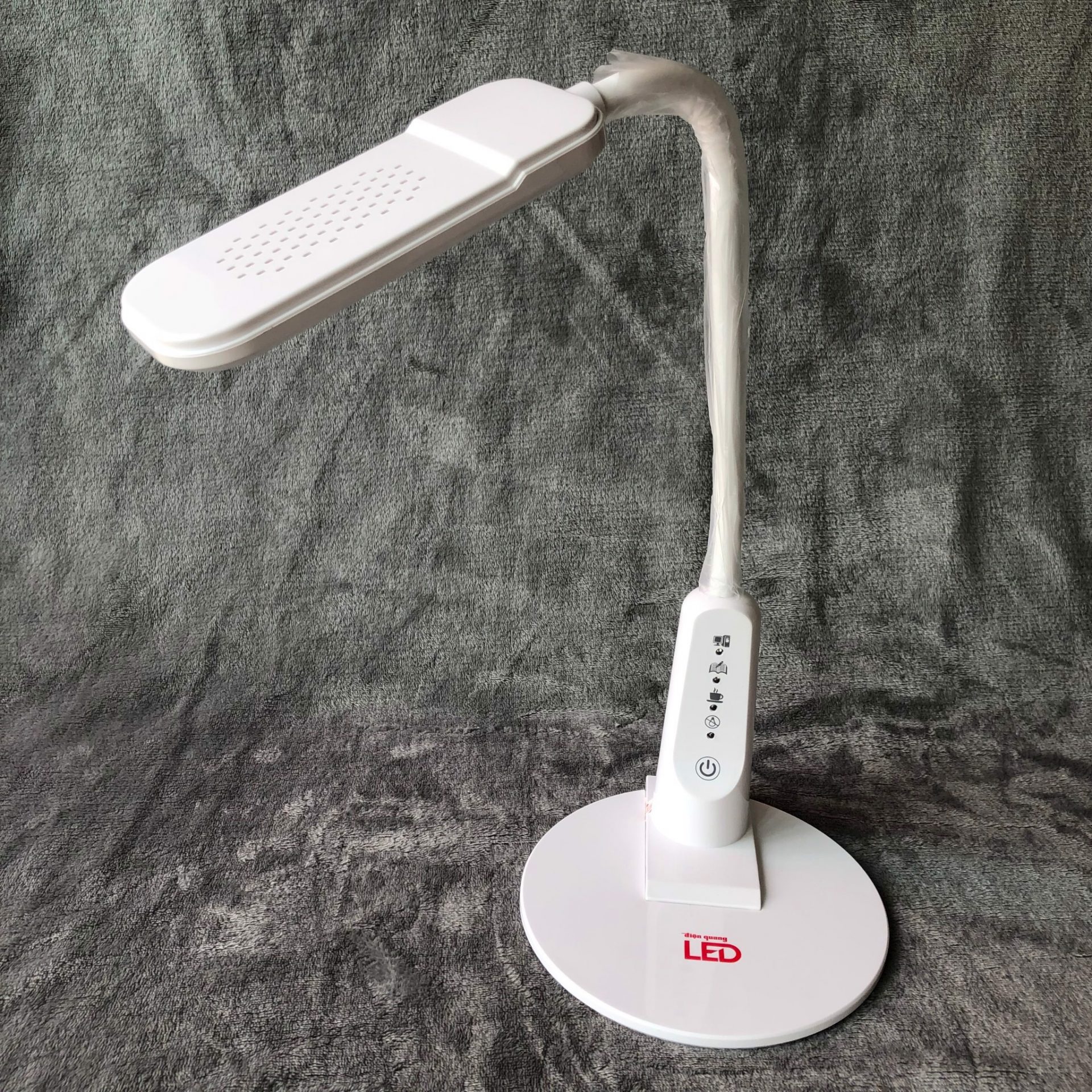 Đèn bàn led bảo vệ thị lực 4W ánh sáng trắng Điện Quang LDL04 3 Đèn bàn LED Điện Quang LDL06 5W - Hàng không bao bì (Sao chép)