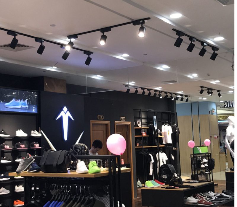 Hướng dẫn cách lắp đặt đèn Led chiếu điểm MPE an toàn