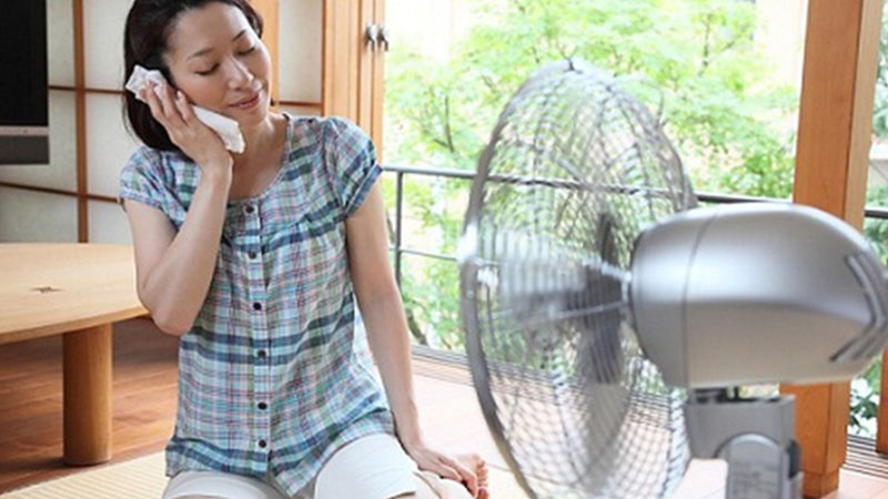 Hướng dẫn sử dụng quạt điện đúng cách trong mùa nóng