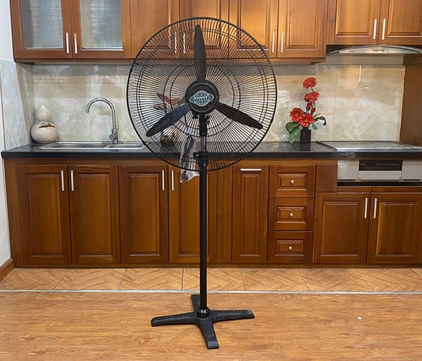 Review quạt cây công nghiệp Komasu 650 có tốt không?